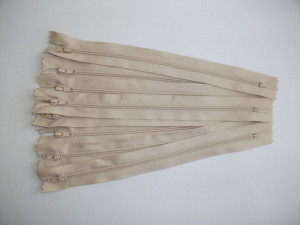 Fermoare fusta #3 - 20 cm bej deschis