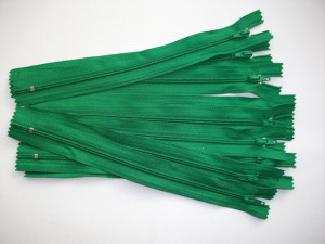 Fermoare fusta #3 - 20 cm verde cod084