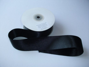 Panglica satinata ambele fete 38 mm neagra