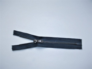 Fermoare fixe #4 metal 10 cm bleumarin cu dinti negrii