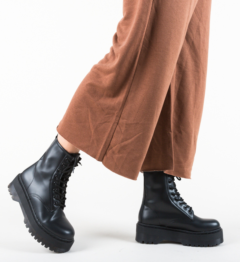 Ghete fashion negre
