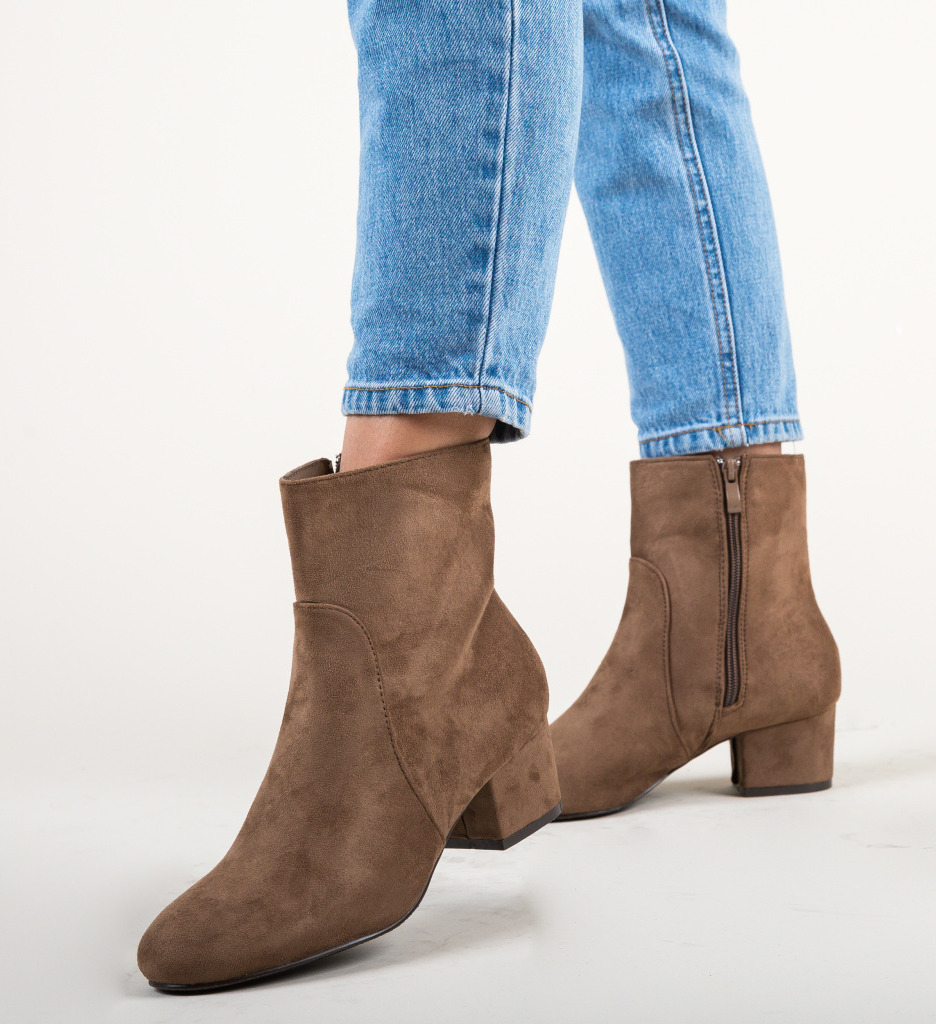 Botine sestavi khaki