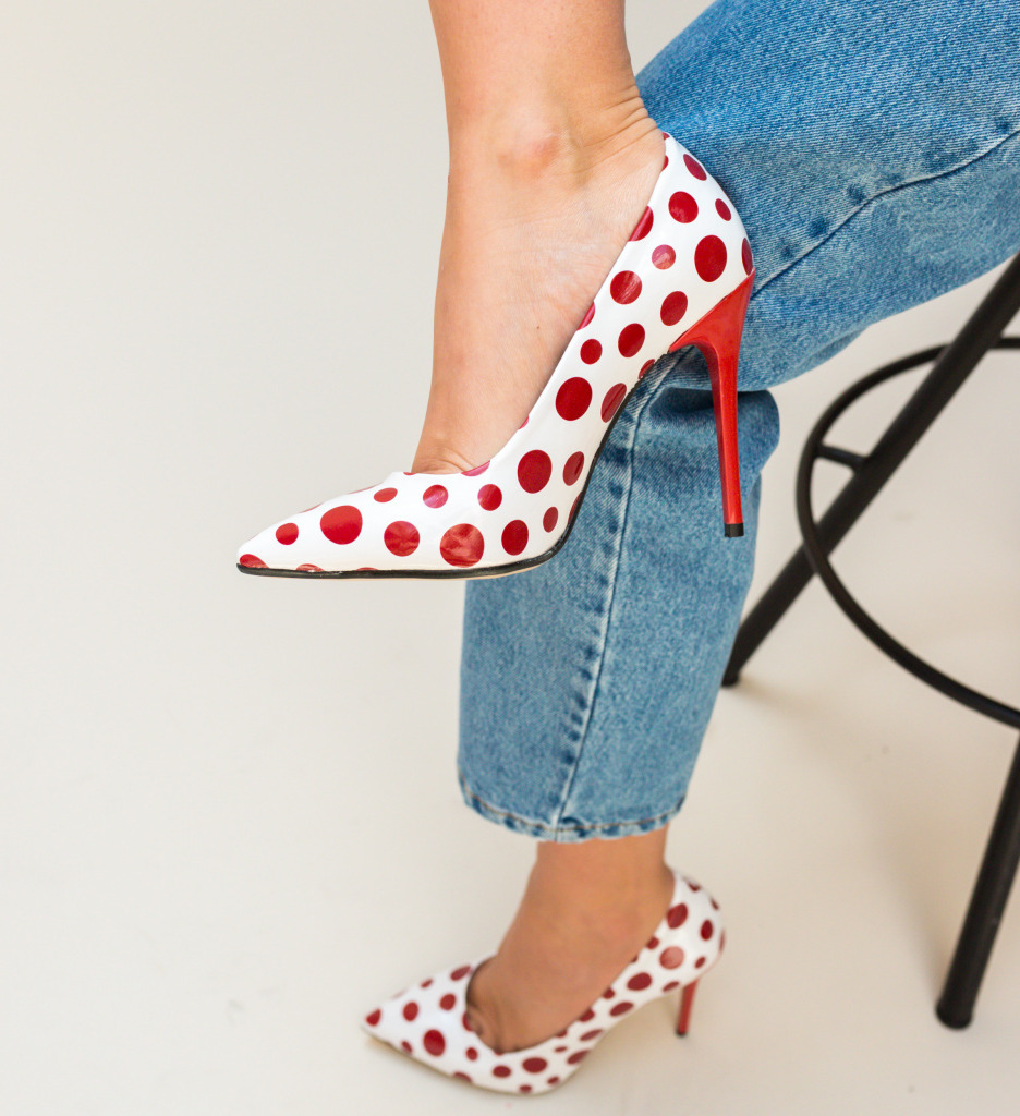 Pantofi almanos albi