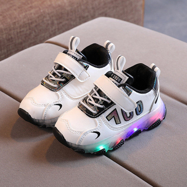 Adidasi albi cu negru cu luminite