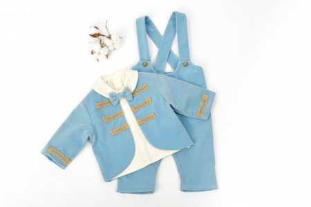 costum catifea botez