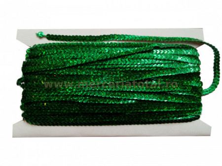 paiete pe snur verde