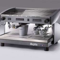 Espressor automatic cu dozare programabilă, 3 grupuri, Stilo