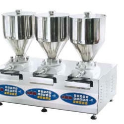 Masina pentru injectat crema, 3x8.5 litri