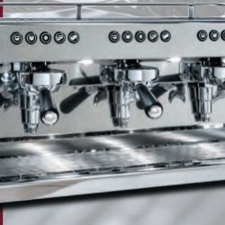 Espressor semi-automatic cafea-3 grupuri