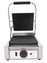 Toaster cu mecanism prin apasare pe placi striate