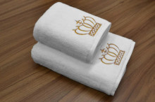 Set 2 Prosoape baie Brodate Alb cu broderie Auriu/Argintiu , Coroana, bumbac 100%