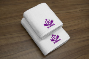 Set 2 Prosoape baie Brodate, Model Royal, Prosoape HOTEL, bumbac 100%, alb, 70x140cm+50x90cm-650gr/mp