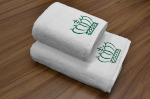 Set 2 Prosoape baie Brodate, Model Coroana, Prosoape HOTEL, bumbac 100%, alb, 70x140cm+50x90cm-650gr/mp