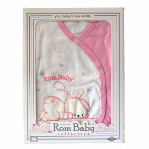 Set nou nascuti 0-3 luni 100% bumbac din 5 piese: pantaloni cu botosel, bluzita cu capse, bavetica, caciulita, manusi, model alb/roz cu ursuletul somnoros