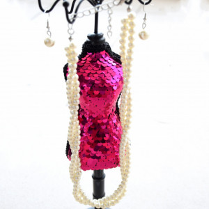 Suport de bijuterii elegant 31 cm, model manechin cu paiete roz, Pufo