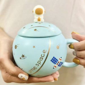 Cana cu capac tip ceainic din ceramica si lingurita Pufo Little Space pentru cafea sau ceai, 400 ml, albastru