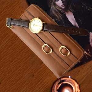 Pachet portofel elegant de dama cu fermoar, maro + ceas elegant de dama slim, model clasic, curea maro