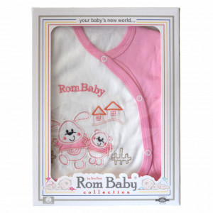 Set nou nascuti 0-3 luni 100% bumbac din 5 piese: pantaloni cu botosel, bluzita cu capse, bavetica, caciulita, manusi, model alb/roz cu iepurasul prietenos