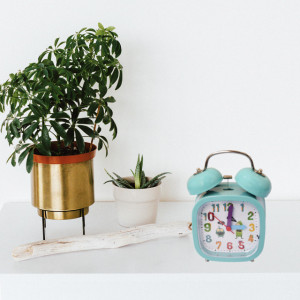 Ceas de masa desteptator pentru copii Pufo Monster, cu buton de iluminare cadran, 15 cm, patrat, verde
