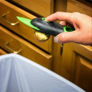 Pachet Cutit special Pufo 3 in 1 pentru curatat si feliat avocado + Aprinzator reglabil si reincarcabil pentru aragaz tip bricheta, negru