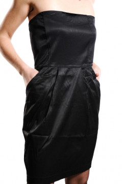 Rochie neagra fara bretele