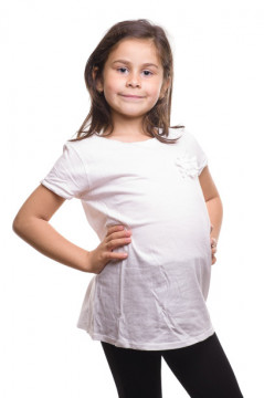 Tricou alb cu floare decorativa