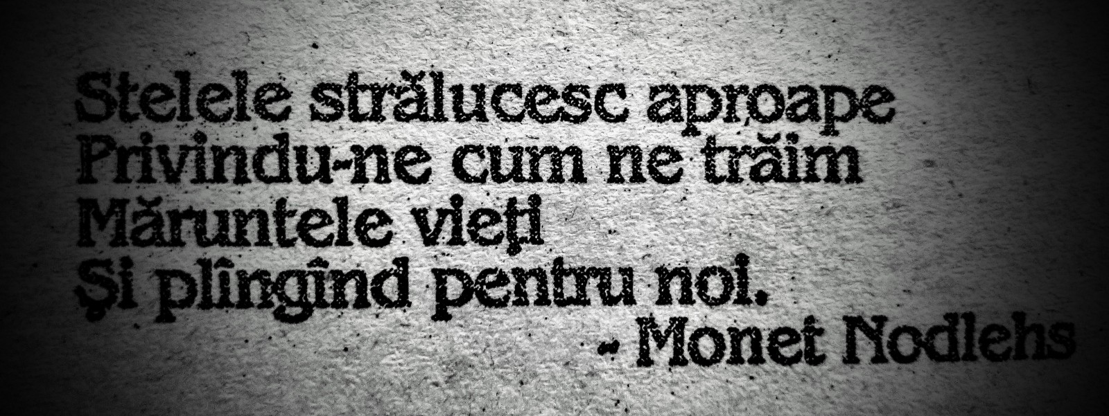 Stelele strălucesc aproape