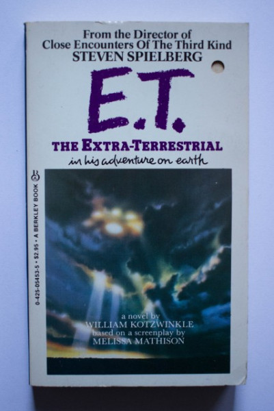 William Kotzwinkle - E.T. The Extra-Terrestrial in his adventure on Earth