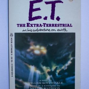 William Kotzwinkle - E.T. The Extra-Terrestrial in his adventure on Earth