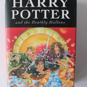 J. K. Rowling - Harry Potter and the Deathly Hallows (first edition, hardcover)