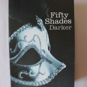 E. L. James - Fifty Shades Darker