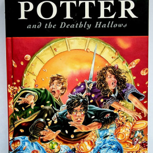 J. K. Rowling - Harry Potter and the Deathly Hallows (first edition, hardcover)