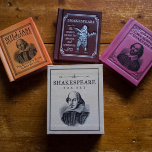 William Shakespeare - Box set (Love sonnets. The complete plays in one sitting. The Bard's guide to abuses and affronts) (3 vol., editii hardcover, format liliput)