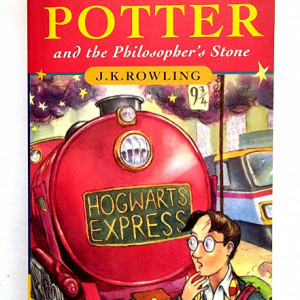 J. K. Rowling - Harry Potter and the Philosopher`s Stone (editie in limba engleza)