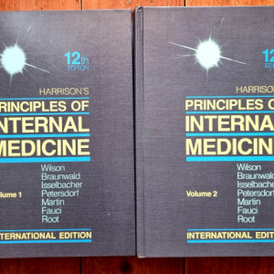 Harrison`s Principles of Internal Medicine. 12th edition (2 vol., editie hardcover, in limba engleza)