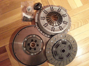 KIT AMBREIAJ si VOLANTA MASA DUBLA LUK VW PASSAT 1.9 TDI 130CP 1.9 TDI cutie manuala 6 TREPTE cod motor AVF - AWX