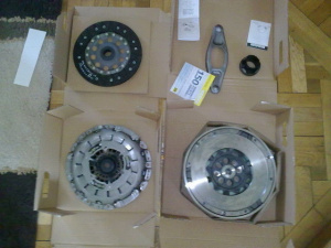 KIT AMBREIAJ cu VOLANTA MASA DUBLA LUK BMW SERIA 3 E90 320D xDRIVE 163CP / 177CP