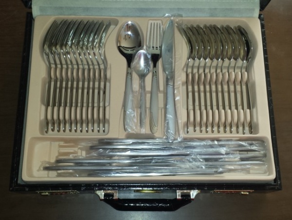 Silver Royal Diamond Switzerland - Komplet ESCAJG za 12 Osoba