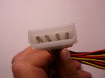 MOLEX 4-Pin 1-to-3 Splitter Power Cable (20cm)