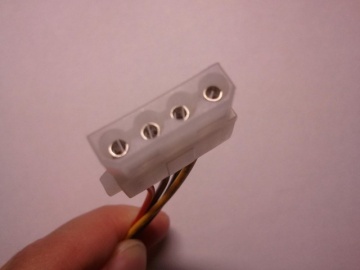 MOLEX 4-Pin 1-to-3 Splitter Power Cable (20cm)