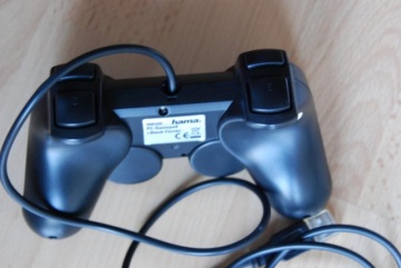 Hama BlackForce USB Gamepad (dual analog stick 360°, dual vibration)