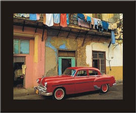Kuba retro crveni automobil, uramljena slika