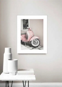 Pink vespa, uramljena slika dimenzije30x40 i 40x50cm