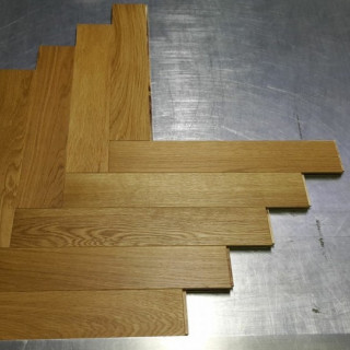 Herringbone Stejar Select 120/19.7mm Golden Oil