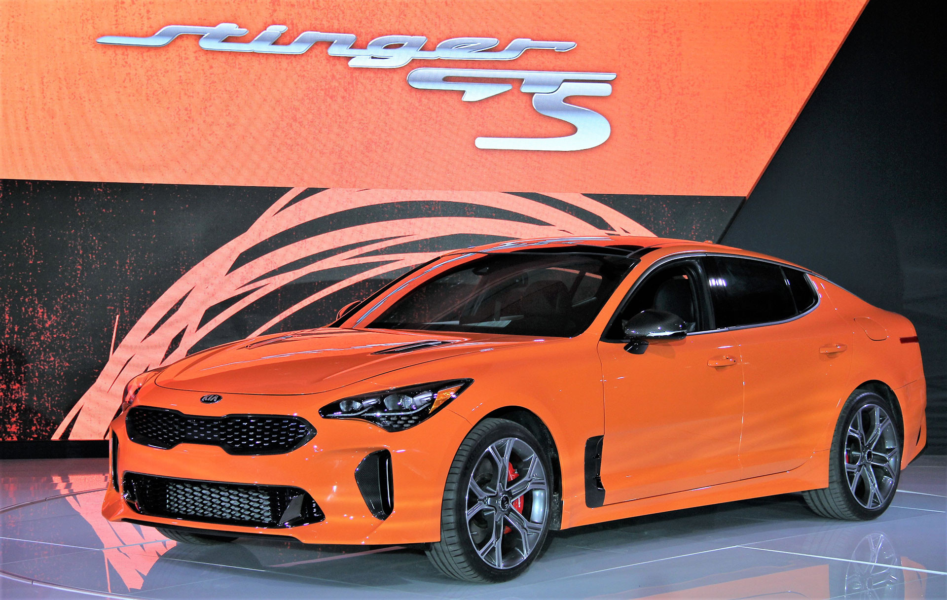 Covorase Auto Kia Stinger