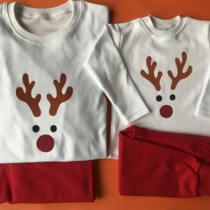 Pijamale pictate pentru Craciun - set adult si copil