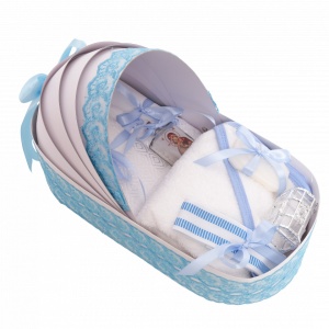 Trusou landou bleu pentru botez