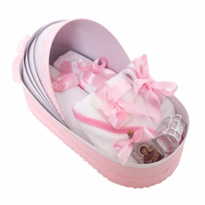 Trusou landou roz pentru botez