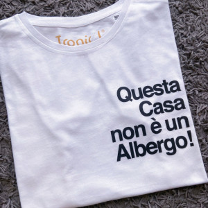 Maglia Donna "Questa casa non è un Albergo"