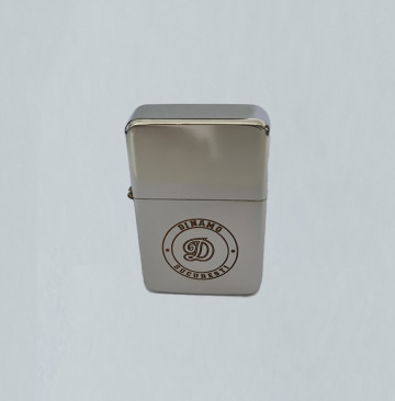 DISTRICT - Bricheta ZIPPO Argintie
